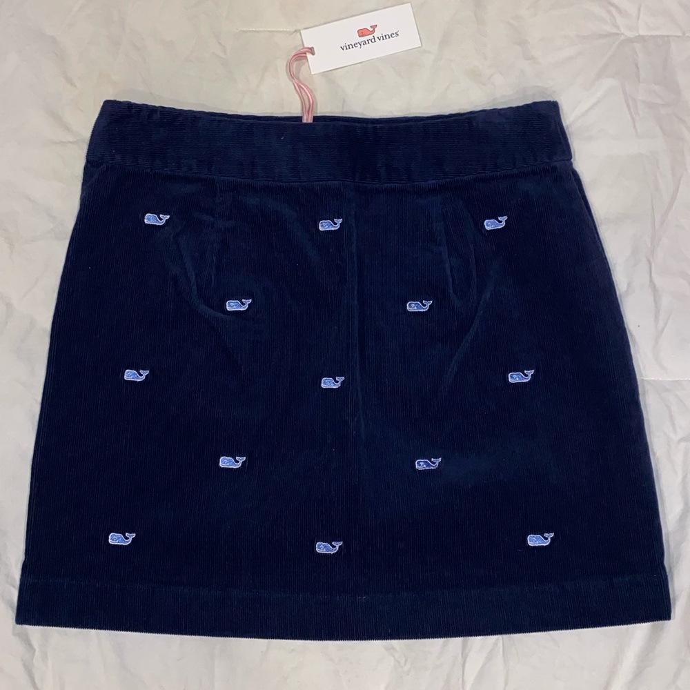 Vineyard Vines zip up mini skirt with cute little blue whales!